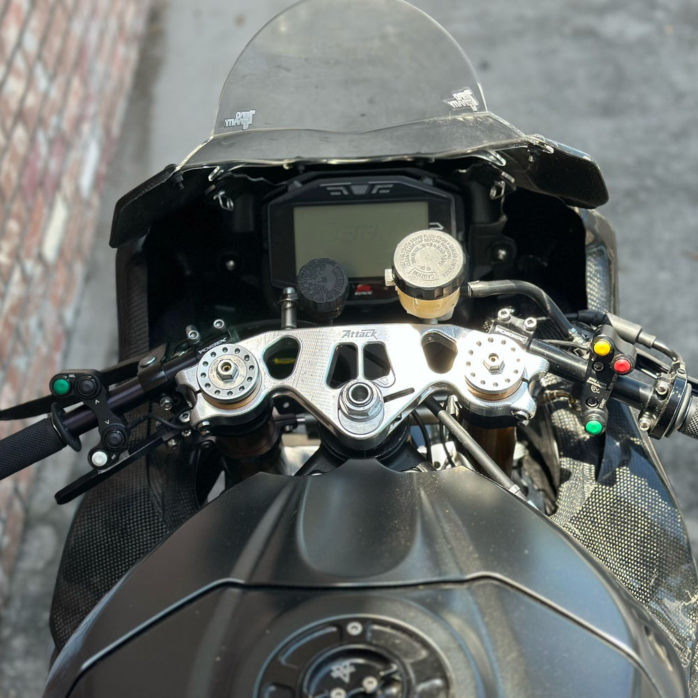 ECU flash being installed on Yamaha R6