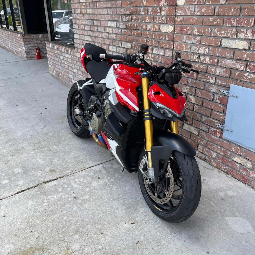 High-performance sportbike undergoing ECU flashing and dyno tuning at Top Pro Motorsports in Pompano Beach, FL with on-screen torque and horsepower data.