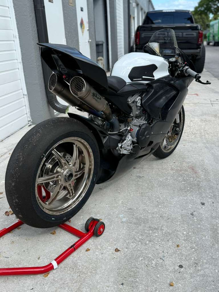 
                  
                    2023 Ducati Panigale V2 MotoAmerica Build
                  
                