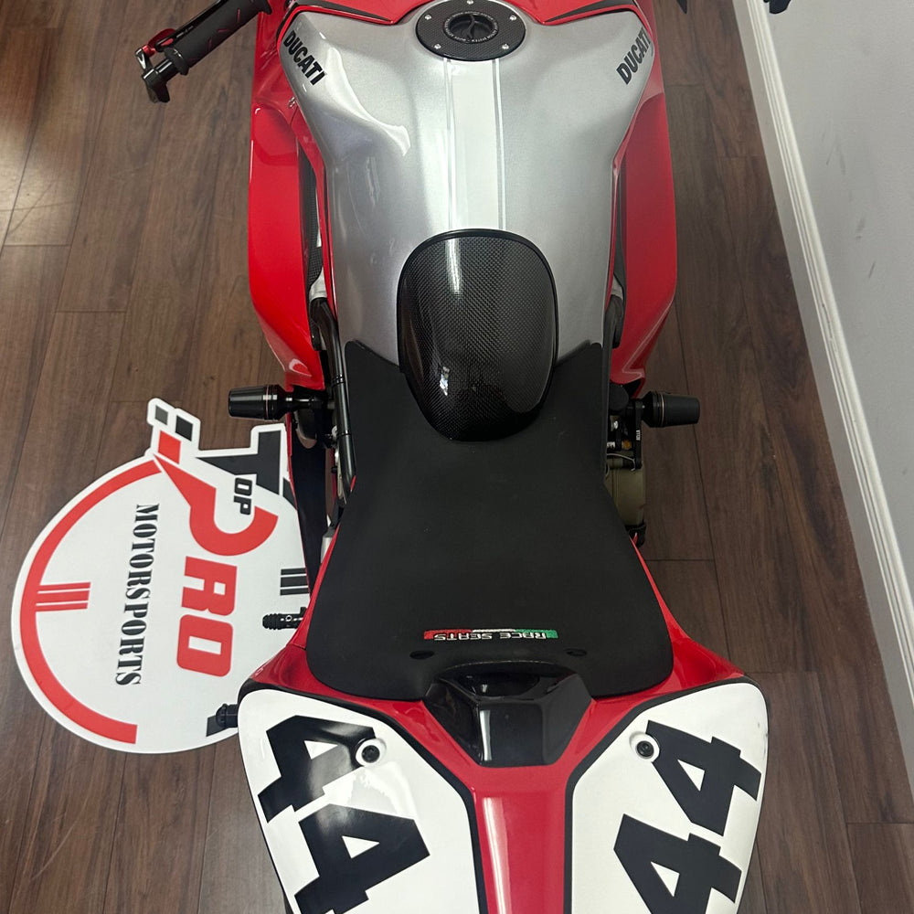 
                  
                    PANIGALE V4 S
                  
                