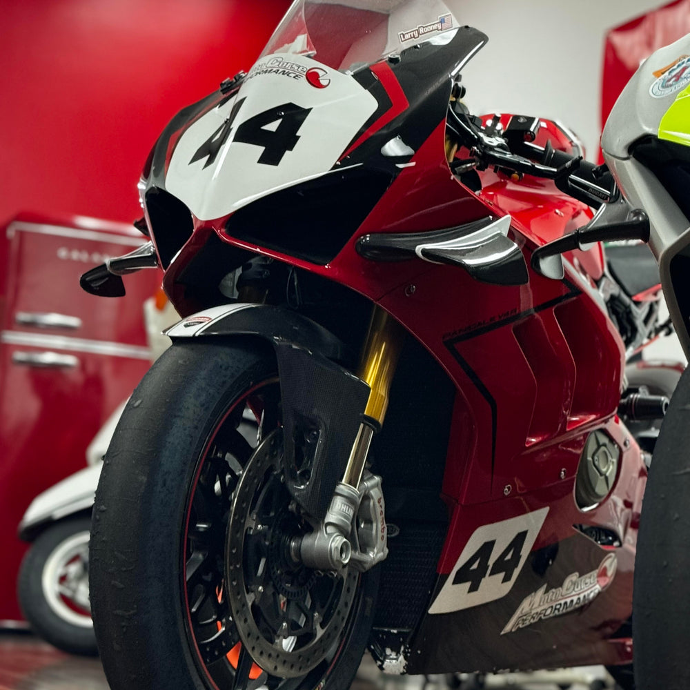 
                  
                    PANIGALE V4 S
                  
                