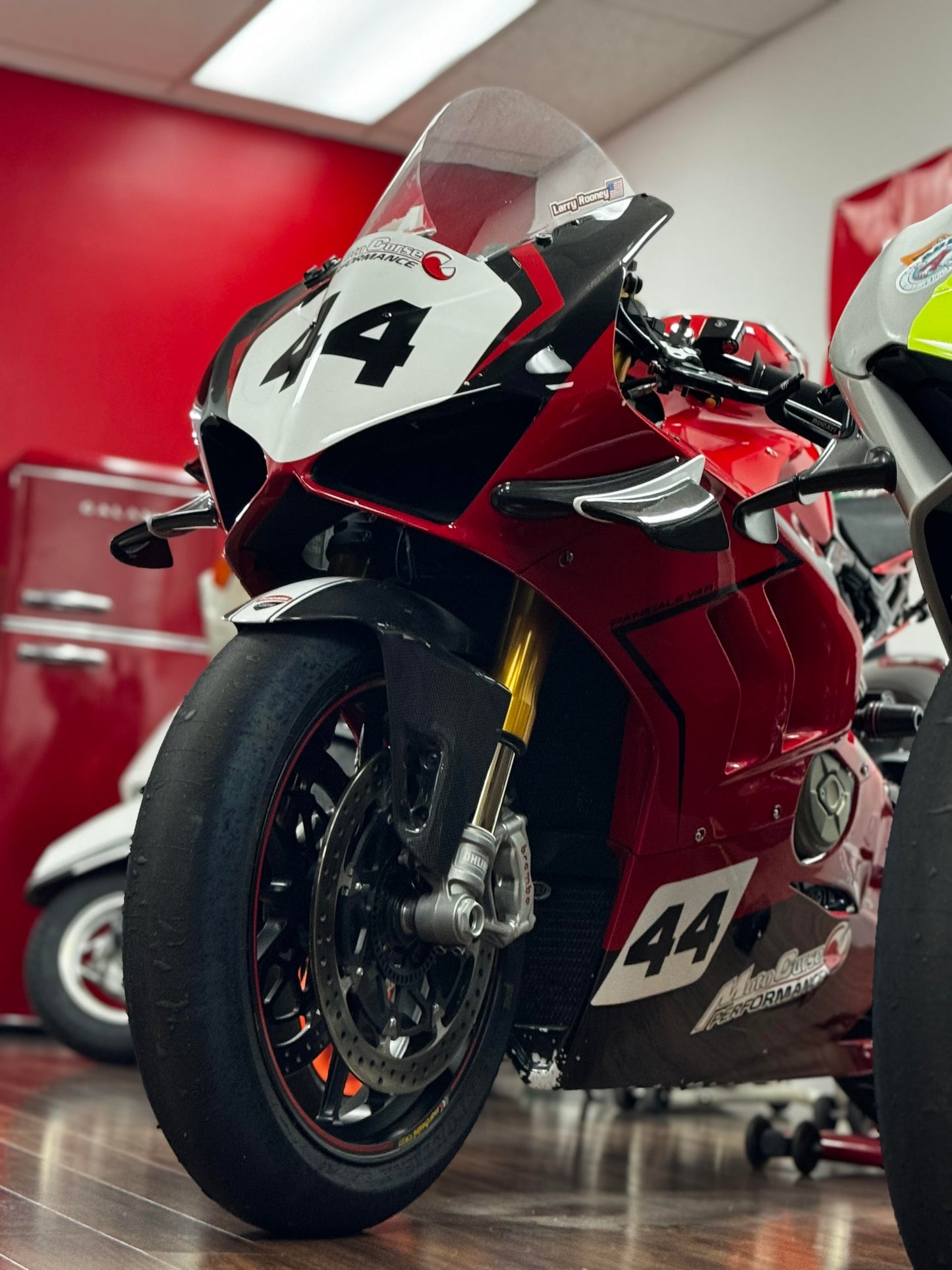 
                  
                    PANIGALE V4 S
                  
                