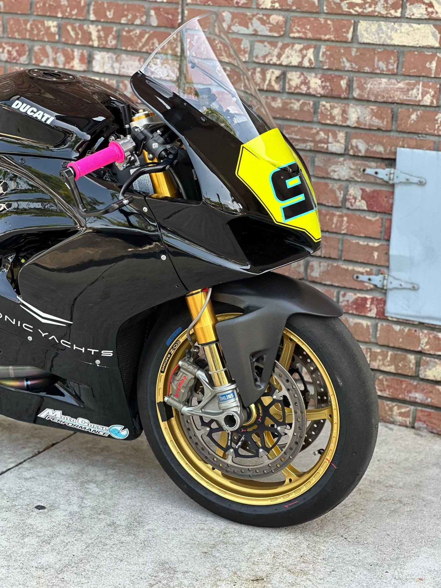 
                  
                    PANIGALE V2
                  
                