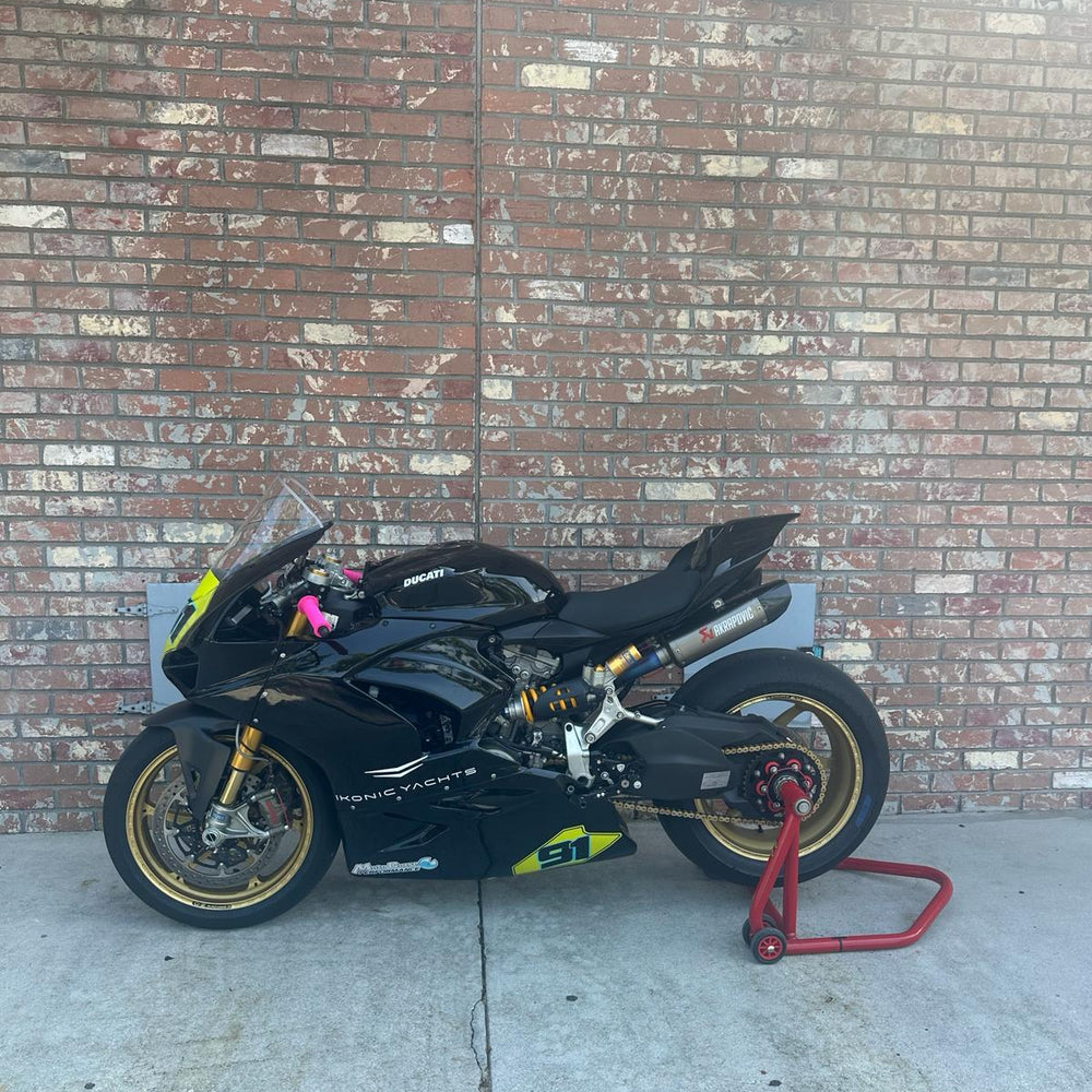 
                  
                    PANIGALE V2
                  
                