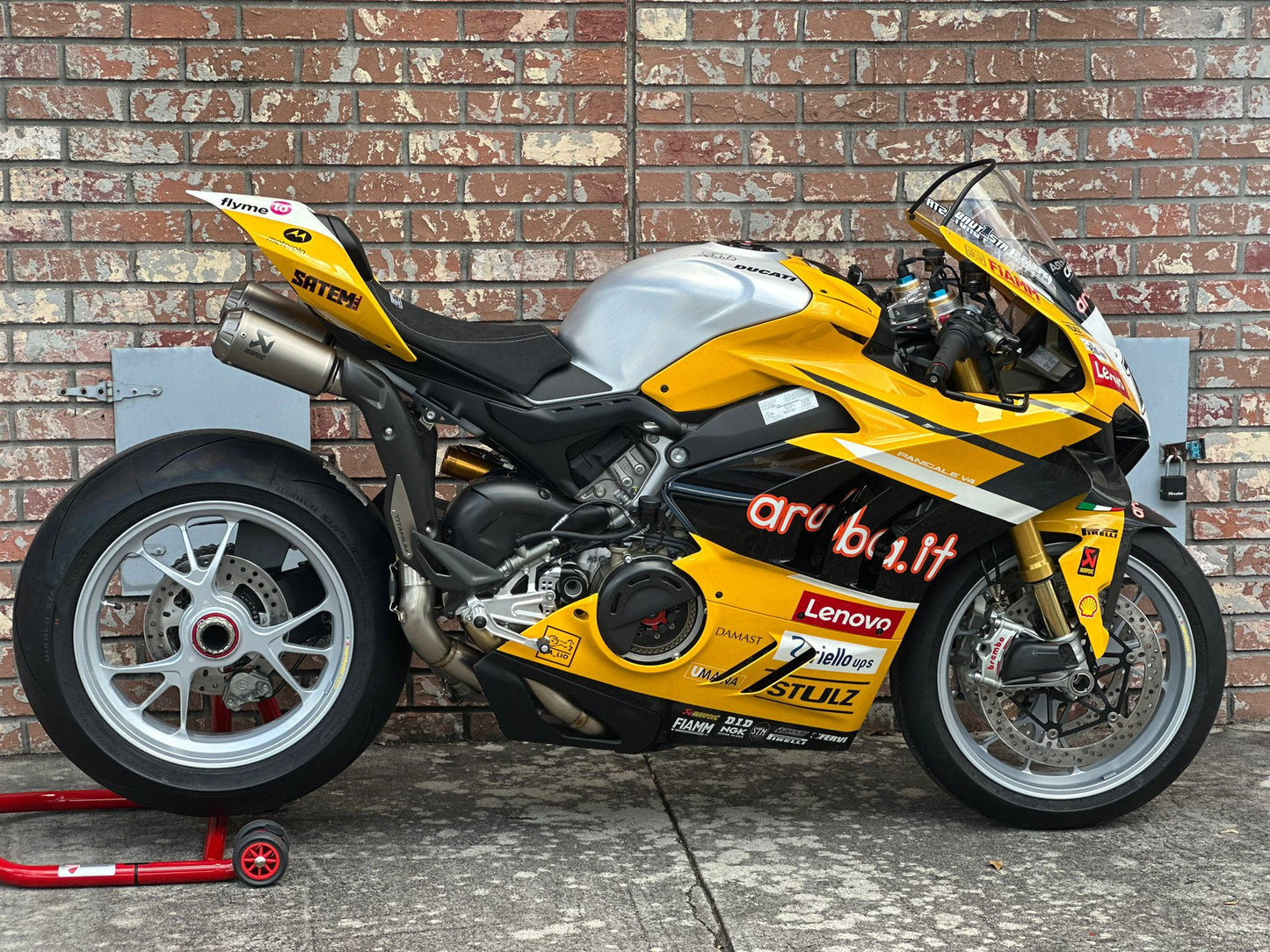 
                  
                    Side view of 2024 Ducati Panigale V4 Bautista SBK Replica in Ducati Giallo
                  
                