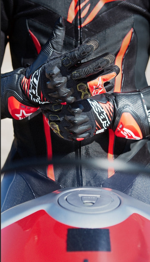 
                  
                    GP TECH V2S GLOVES
                  
                