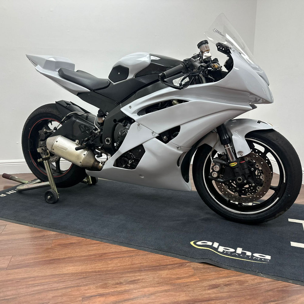 
                  
                    2008 Yamaha R6 Race bike
                  
                