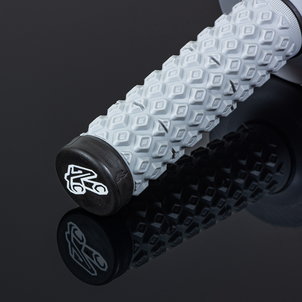 
                  
                    Grip DL Comfort Black
                  
                