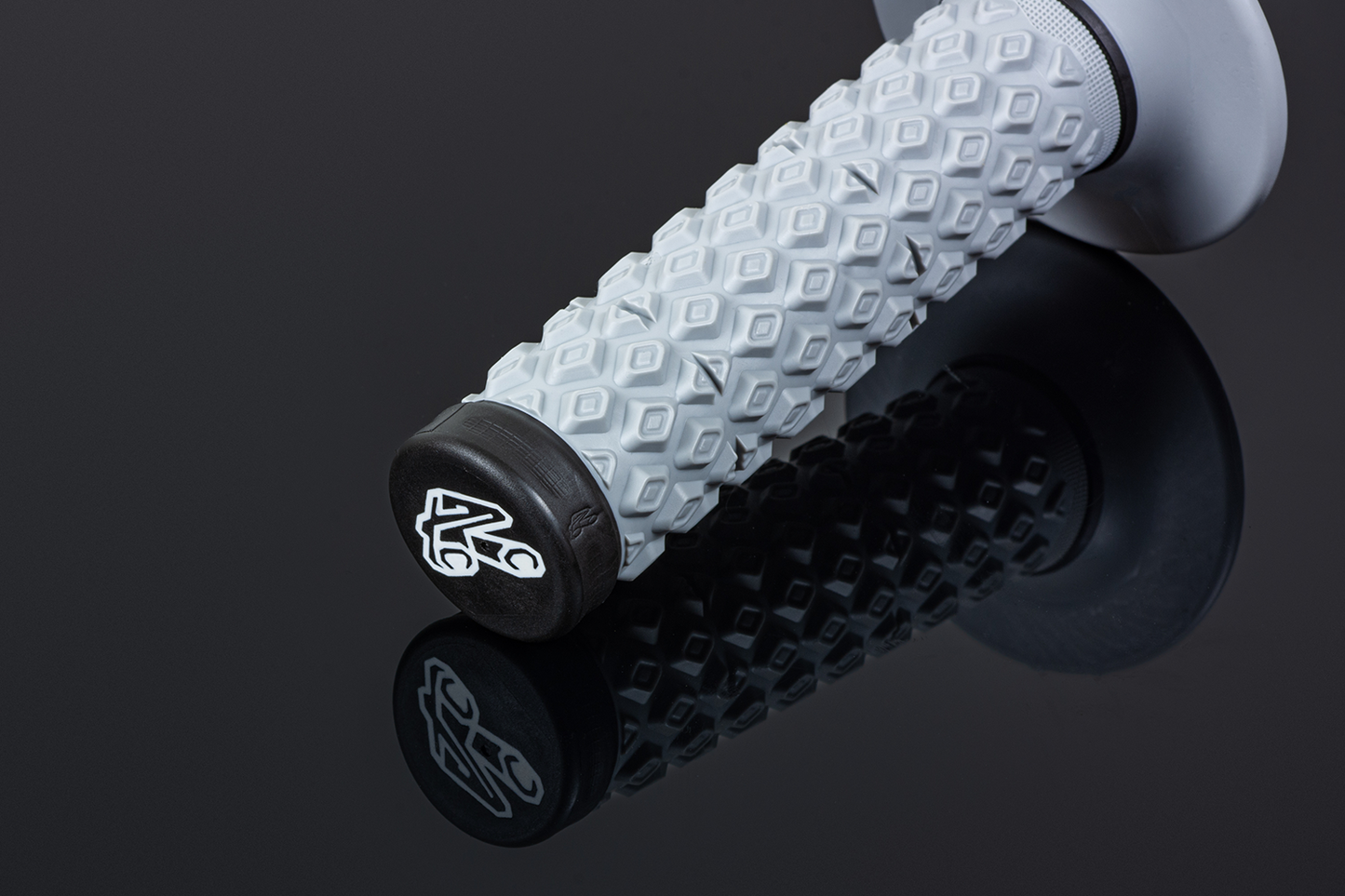 
                  
                    Grip DL Comfort Black
                  
                