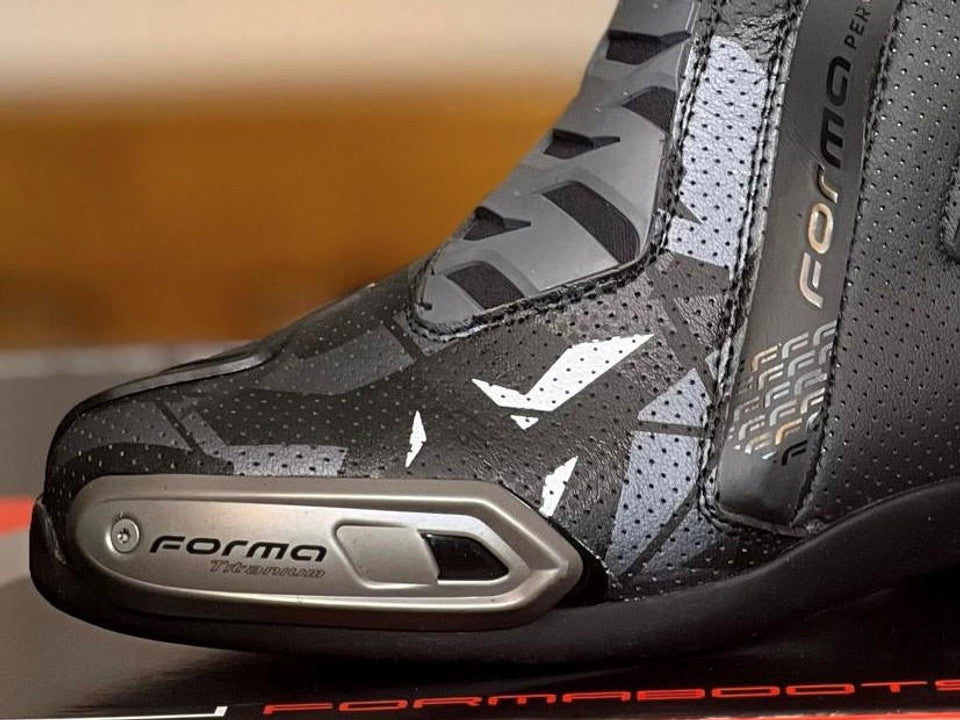 
                  
                    Forma Phantom Motorcycle Roadracing Boots Black/Gray/Red (non-perforated)
                  
                