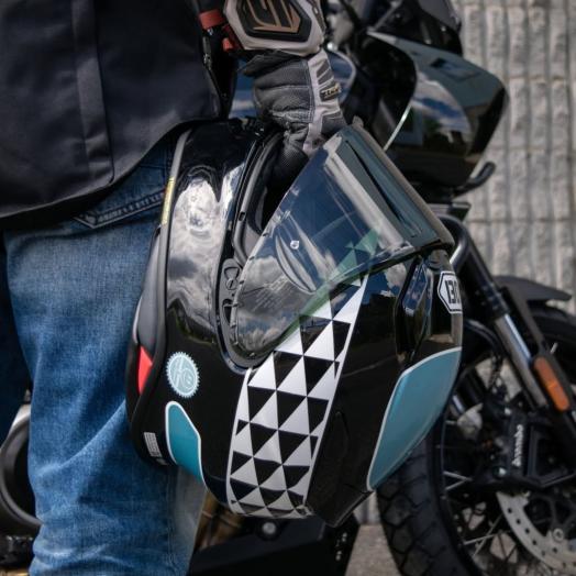 
                  
                    SHOEI RF-1400 Shakin' Speed Helmet
                  
                