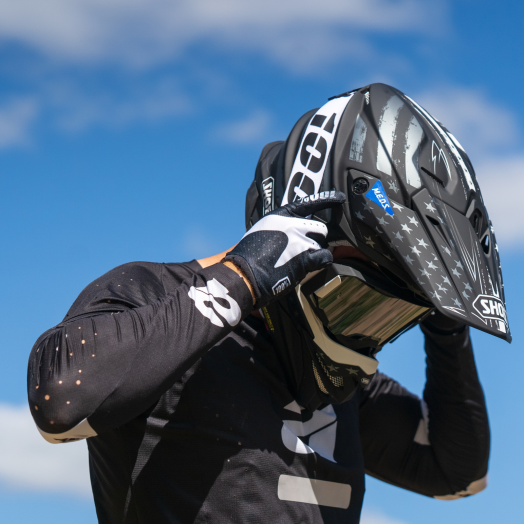 
                  
                    SHOEI VFX-EVO Faithful 2 Helmet
                  
                