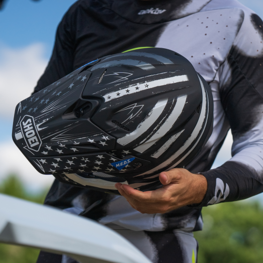 
                  
                    SHOEI VFX-EVO Faithful 2 Helmet
                  
                